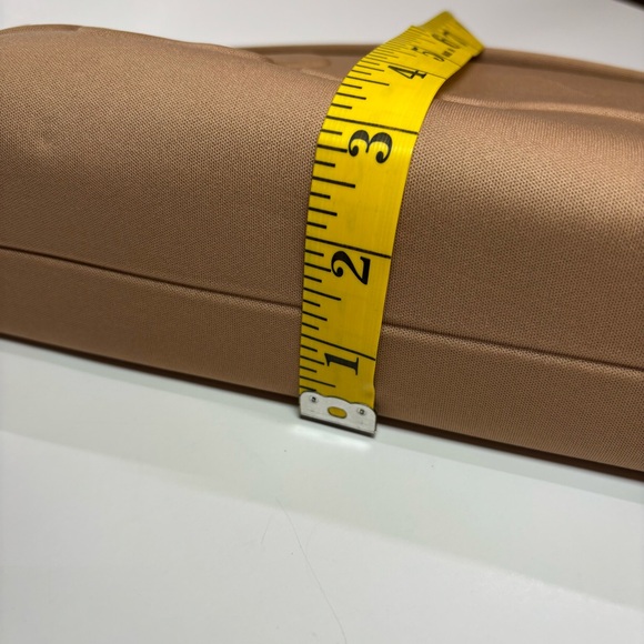 Skims Tan Nude Beige Neoprene Pouch - Like New - Rare - Picture 6 of 6